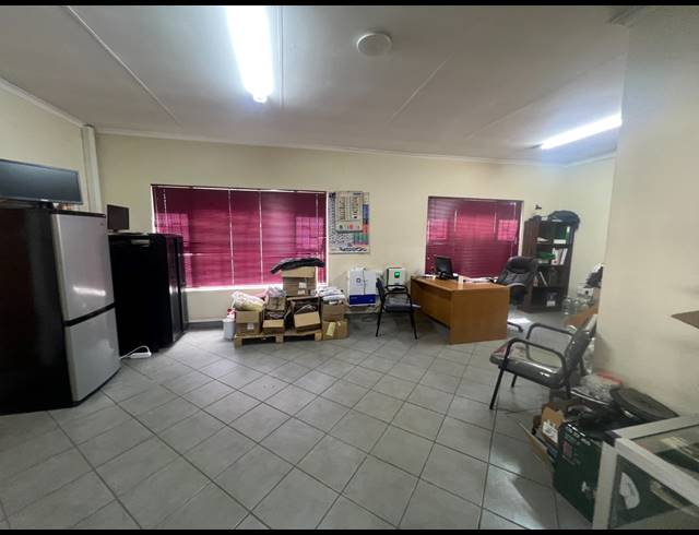 1,300M² FACTORY TO LET IN ALRODE SOUTH